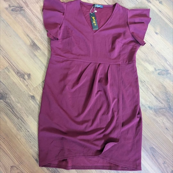 Elegant Burgundy Plus Size Flutter Sleeve Dress - Picture 3 of 3